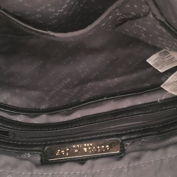 Olivia & Joy Crossbody Bag - Picture 9 of 12